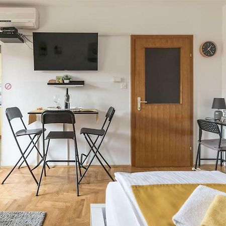 Studio apartman Comodo Zagabria Esterno foto