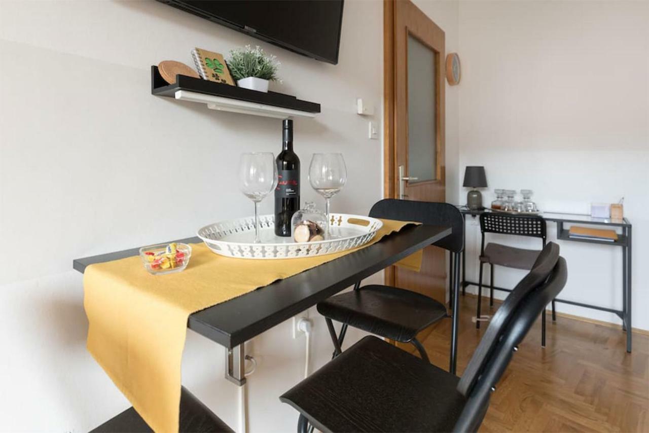 Studio apartman Comodo Zagabria Esterno foto